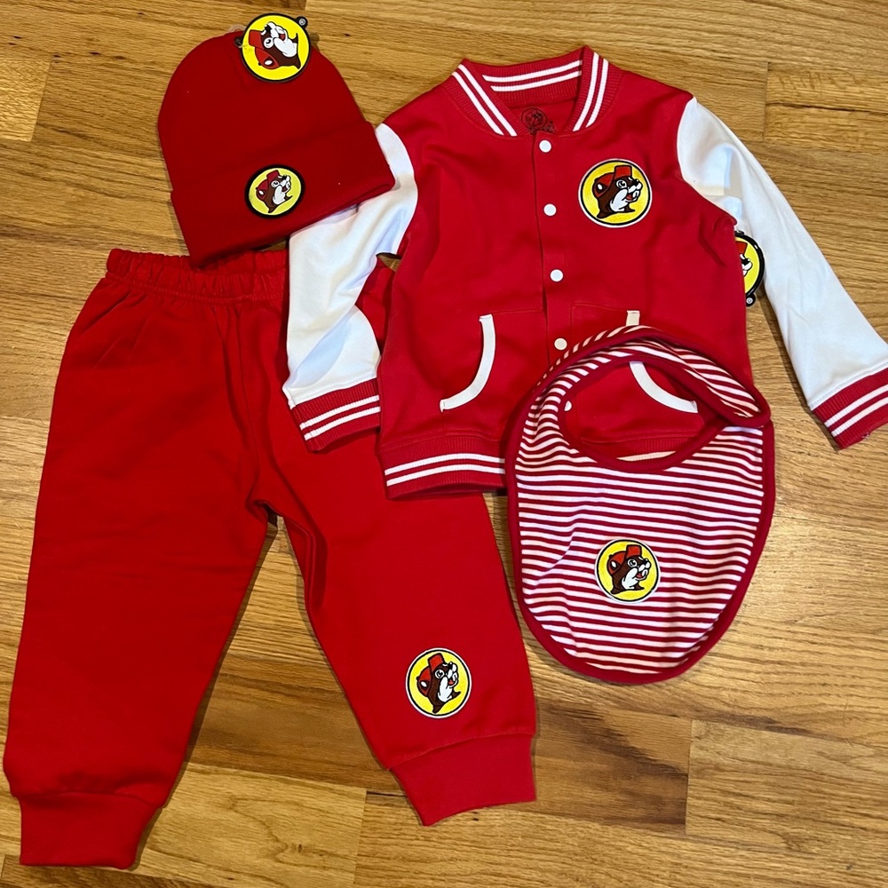 Bucees toddler outfit, bib and beanie